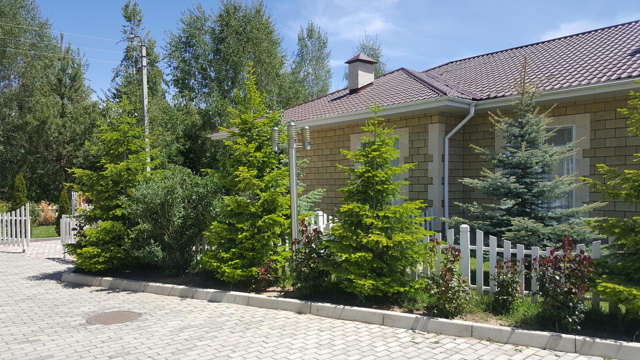 Hotel Karven Four Seasons Chon-Sary-Oy Exteriér fotografie